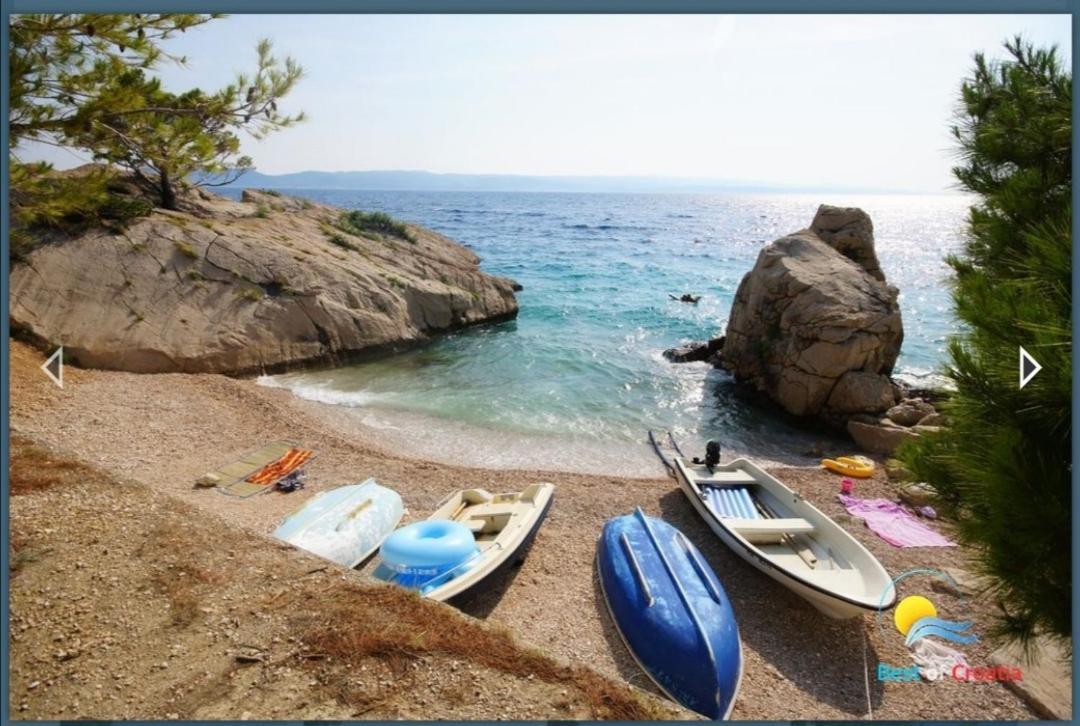 Apartmani Mares - 20 M From The Beach Brela Exterior photo