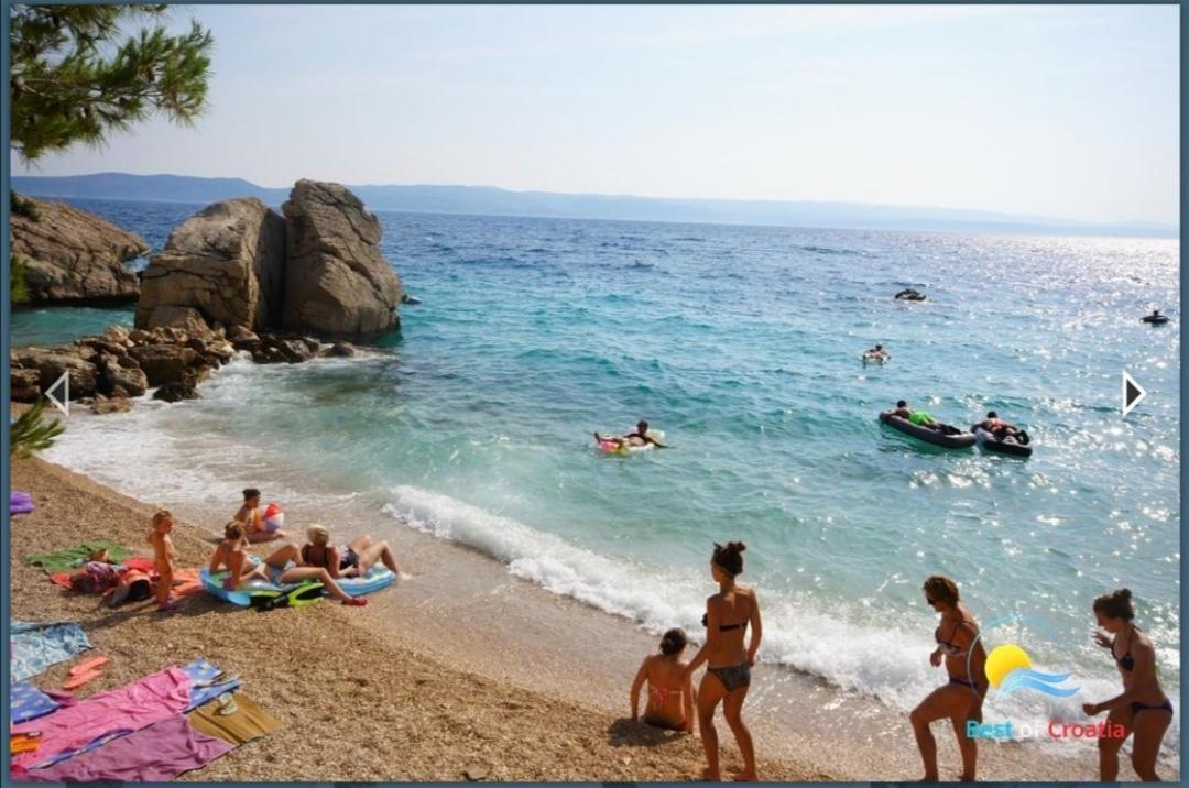 Apartmani Mares - 20 M From The Beach Brela Exterior photo