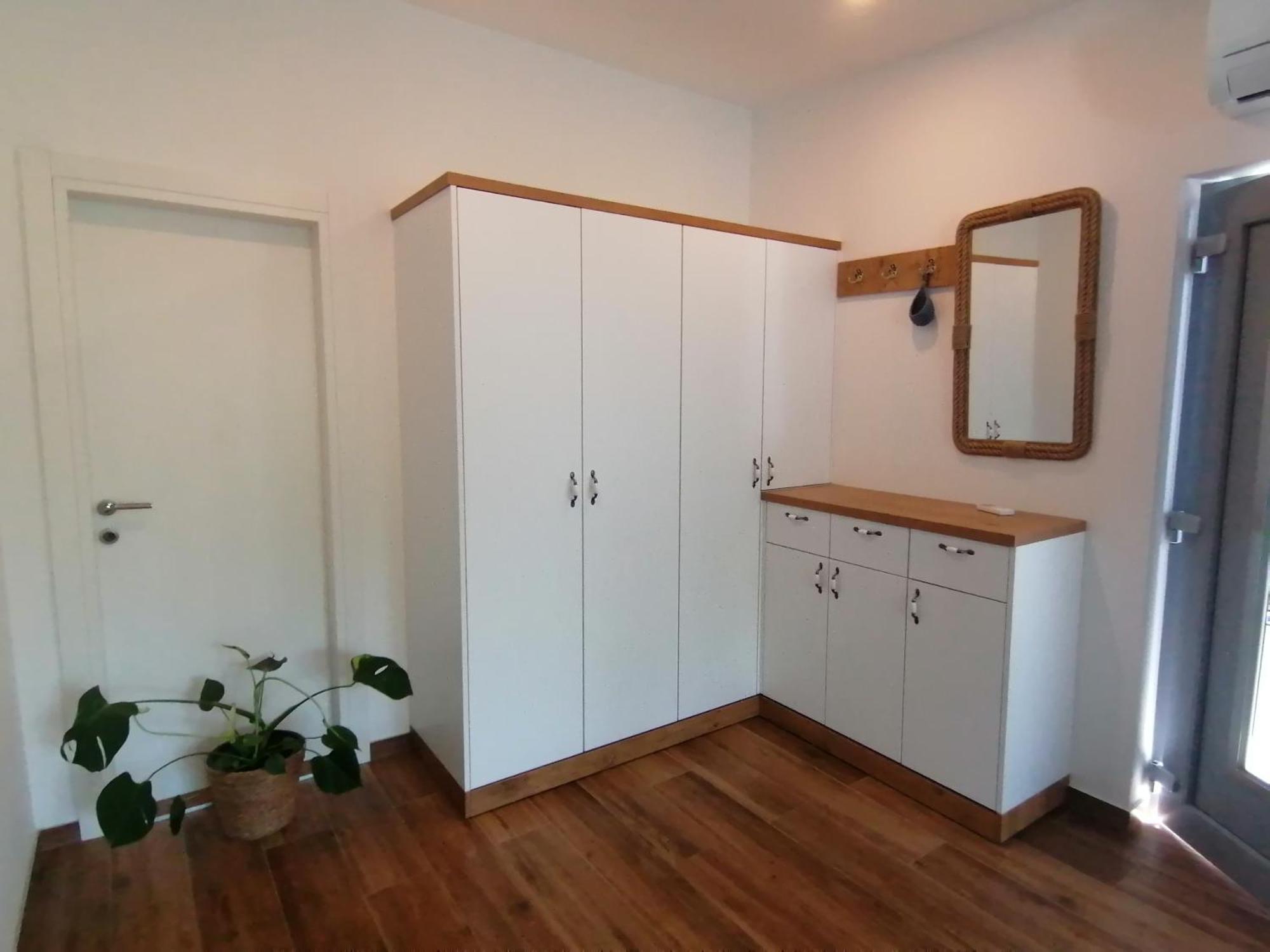 Apartmani Mares - 20 M From The Beach Brela Exterior photo