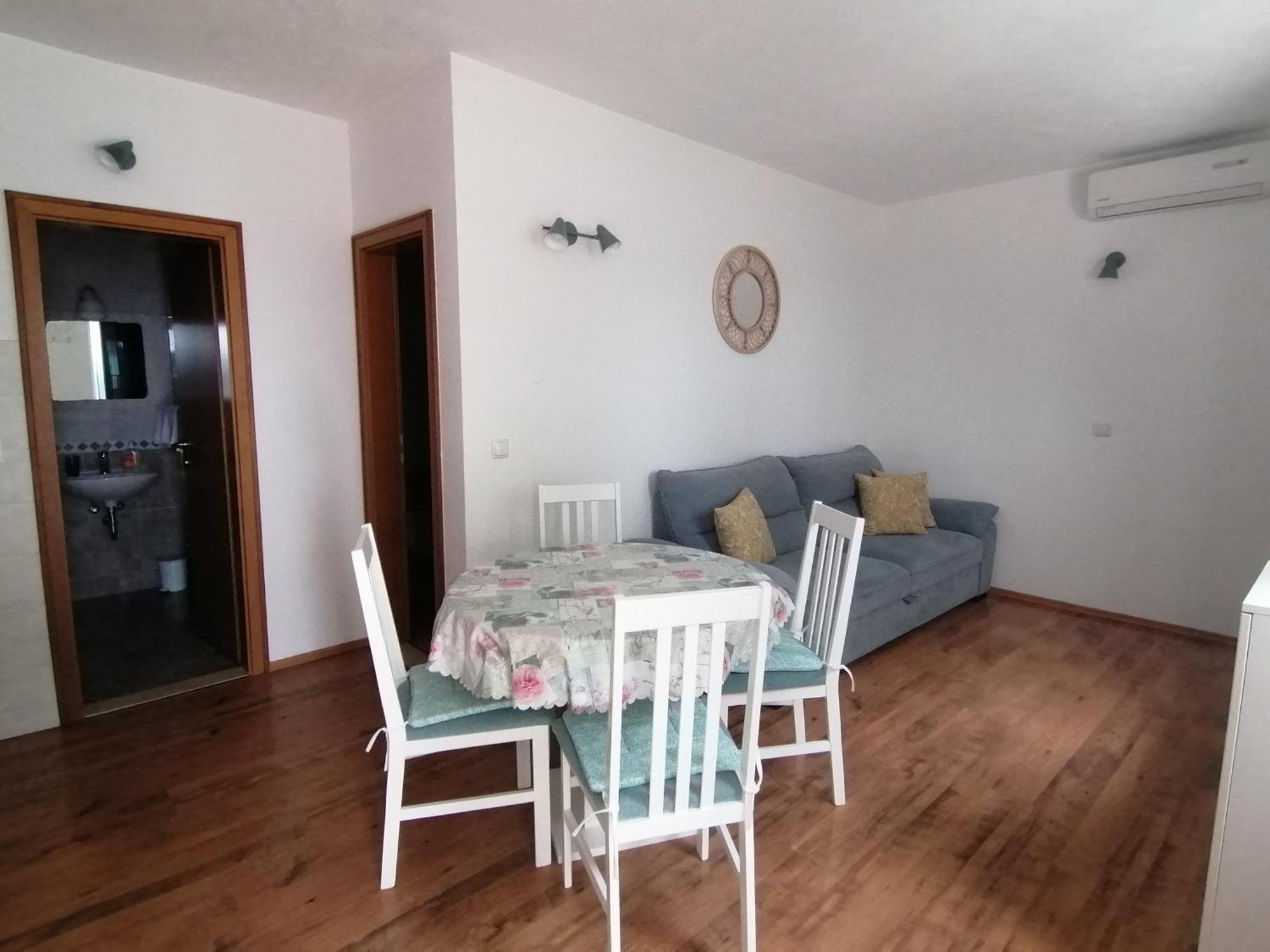 Apartmani Mares - 20 M From The Beach Brela Room photo